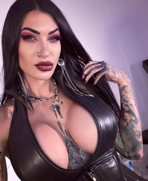 Mistress Damazonia - Onlyfans